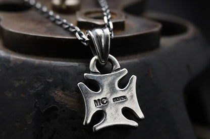 【MAD CULT】Cold Cross Charm