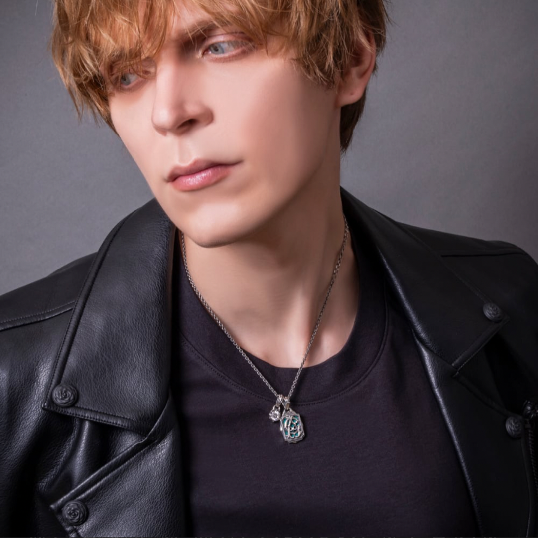 【Artemis classic】ダブルモノグラムペンダントACP0377 Double Monogram Pendant