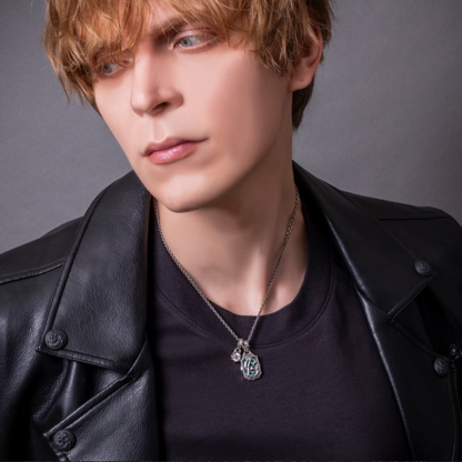 【Artemis classic】ダブルモノグラムペンダントACP0377 Double Monogram Pendant